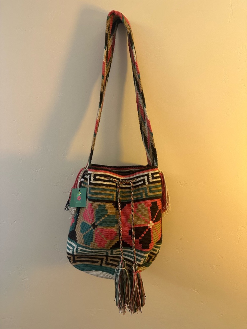 NWT Wuitusu Handmade Woven Purse